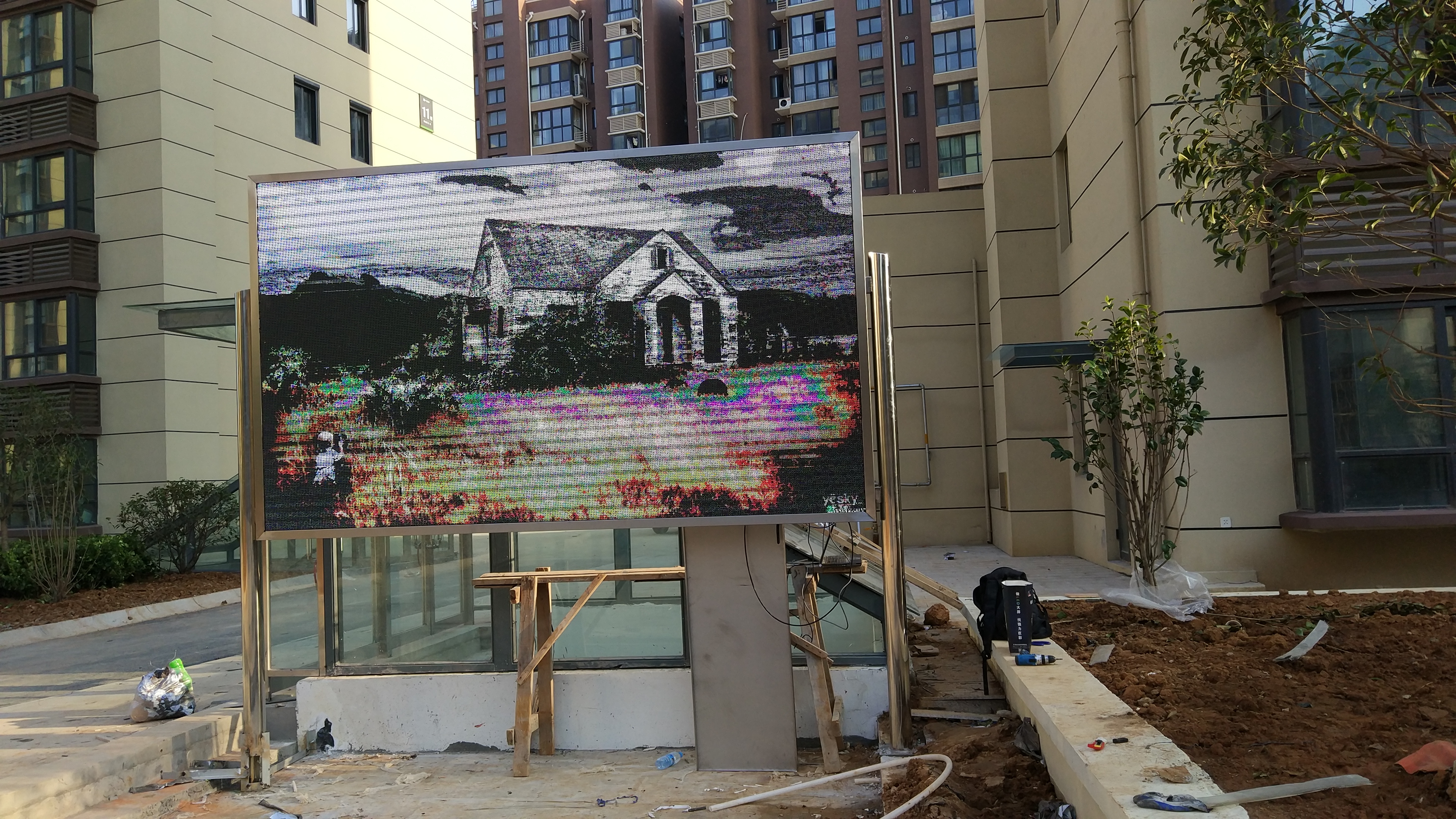 户外全彩显示屏—65系列